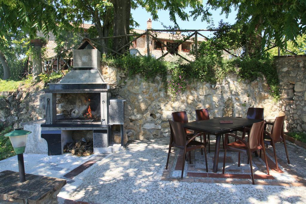 Agriturismo Podere Luchiano อเมเลีย ภายนอก รูปภาพ